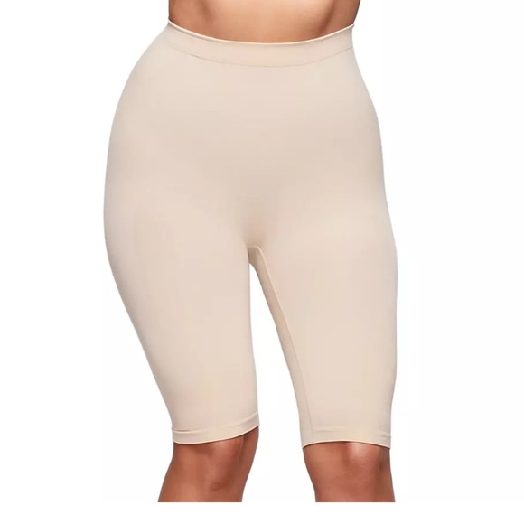 Skims Sculpting Short Above The Knee With Open Gusset- Clay - Picture 3 of 6